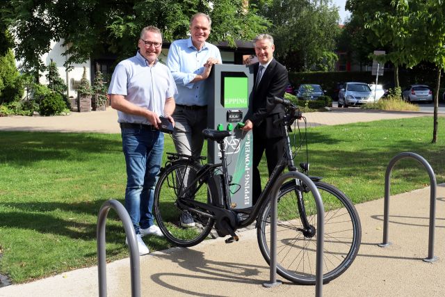 Auf die Plätze, laden, los – Zwei neue E-Bike-Ladestationen für Hövelhof